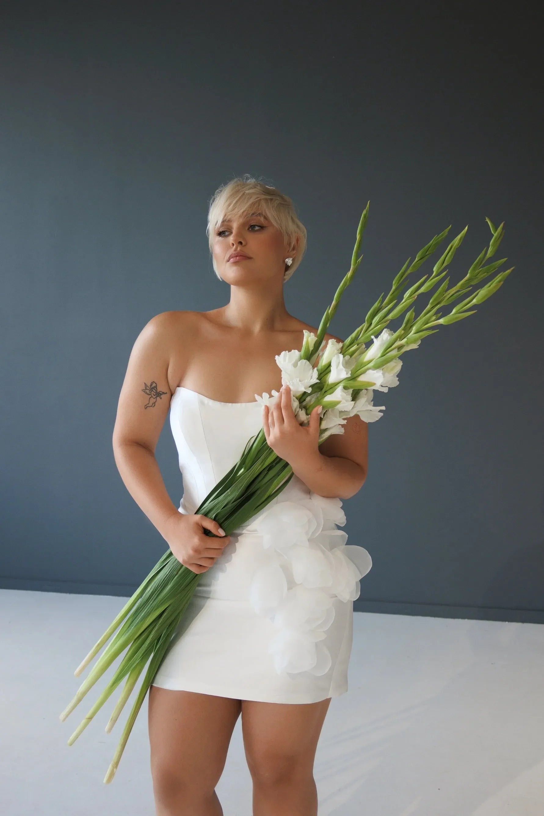 Short Wedding Dress with Handmade 3D Flowers Decoration Court Train Bridal Gowns Vestido De Novia Mermaid Princess
