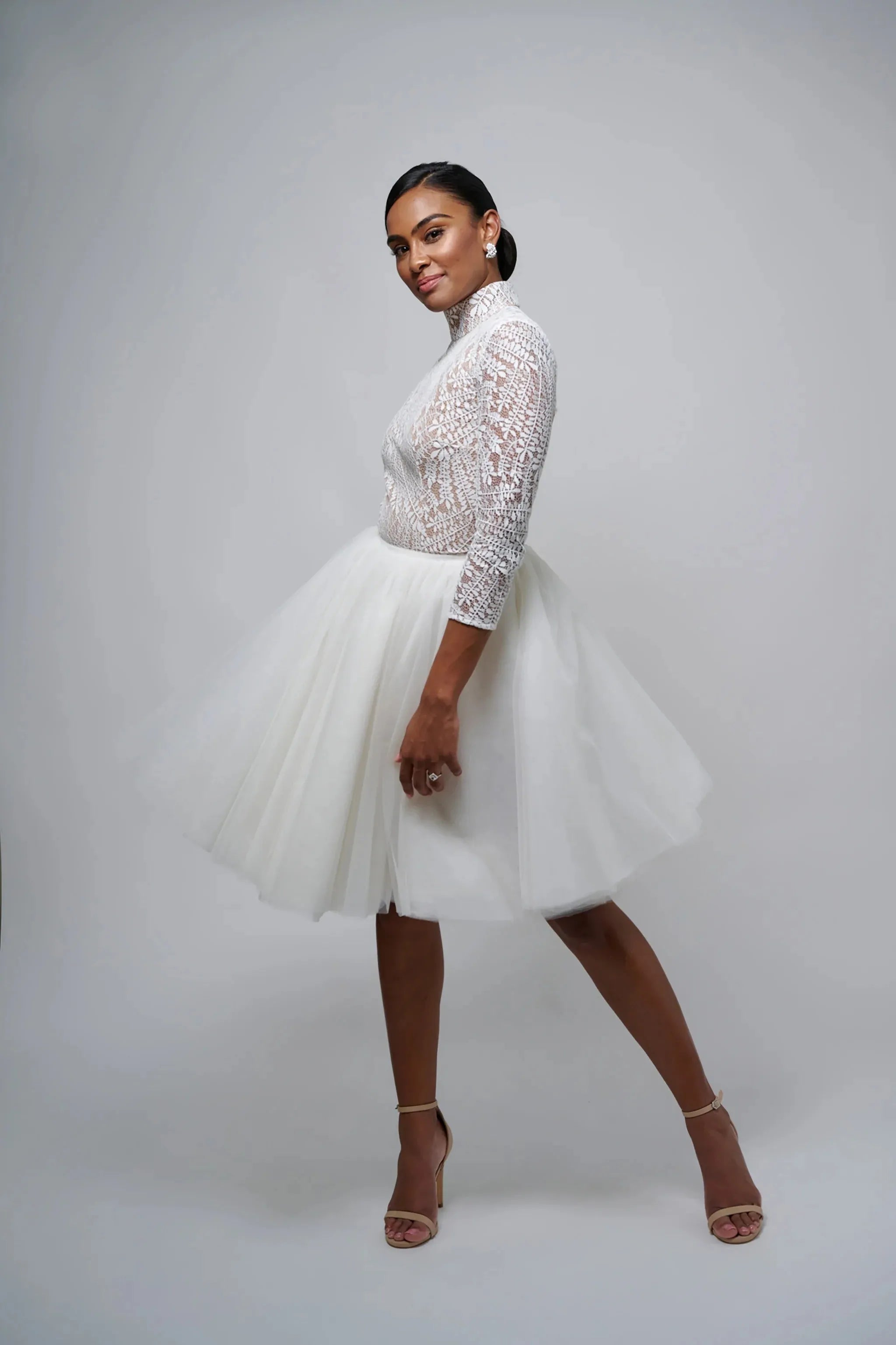 Unique 2-Piece Ensemble with High neck design Vestido De Novia Wedding Dress Satin Skirt Bow Court Train Dress Bridal Gown
