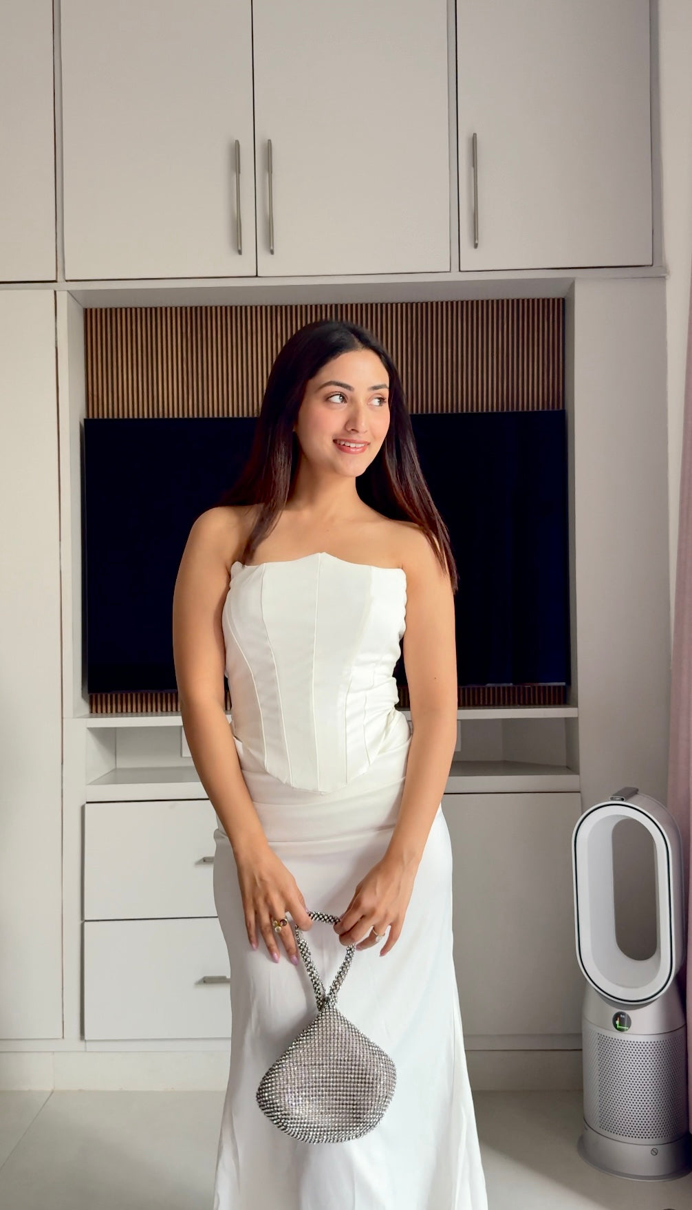 aishwarya Bansal X Miakee ��� Cameron
