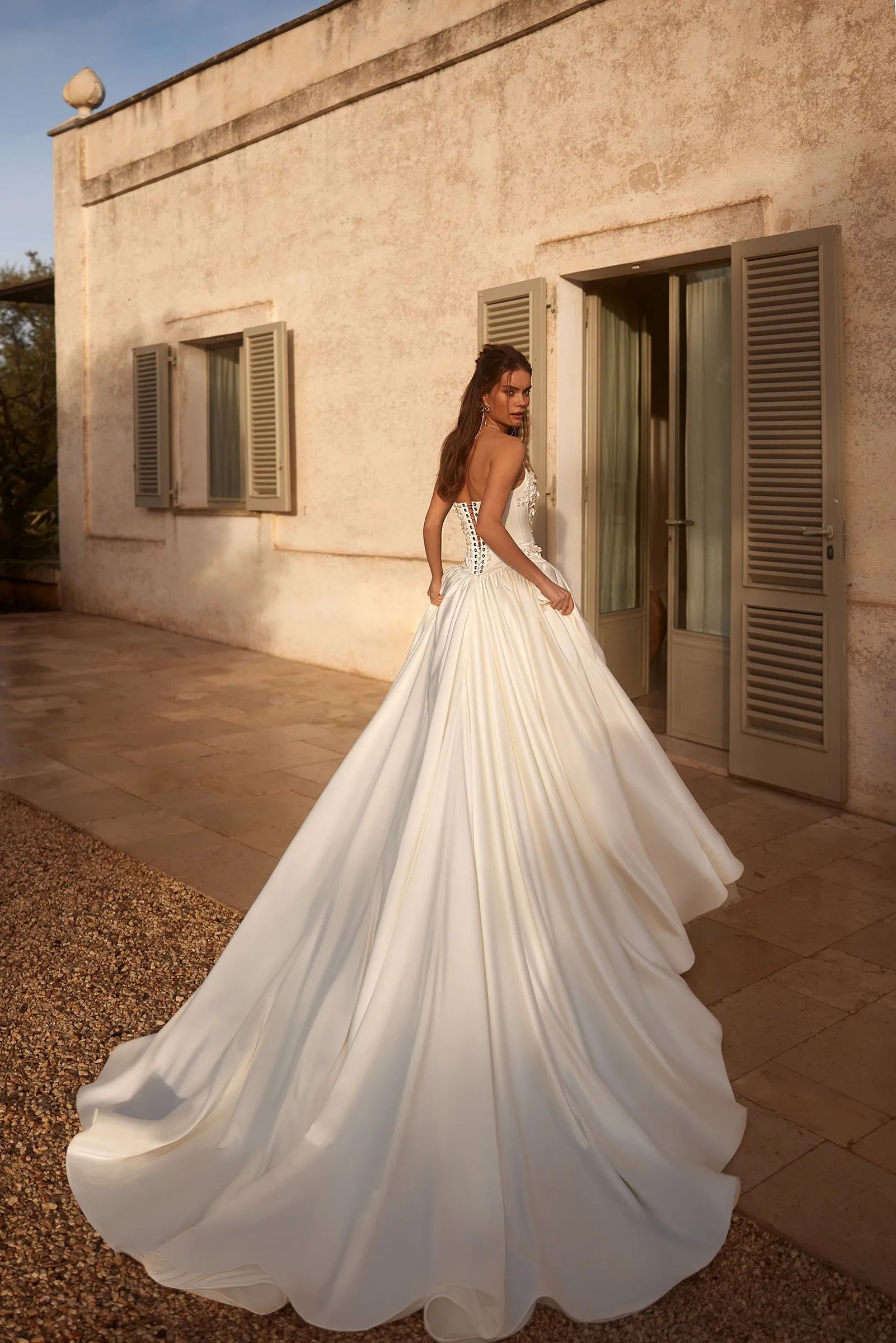 Graceful Strapless With Corset Bride Robe Shiny Sequins Beads Wedding Dress Bridal Gown