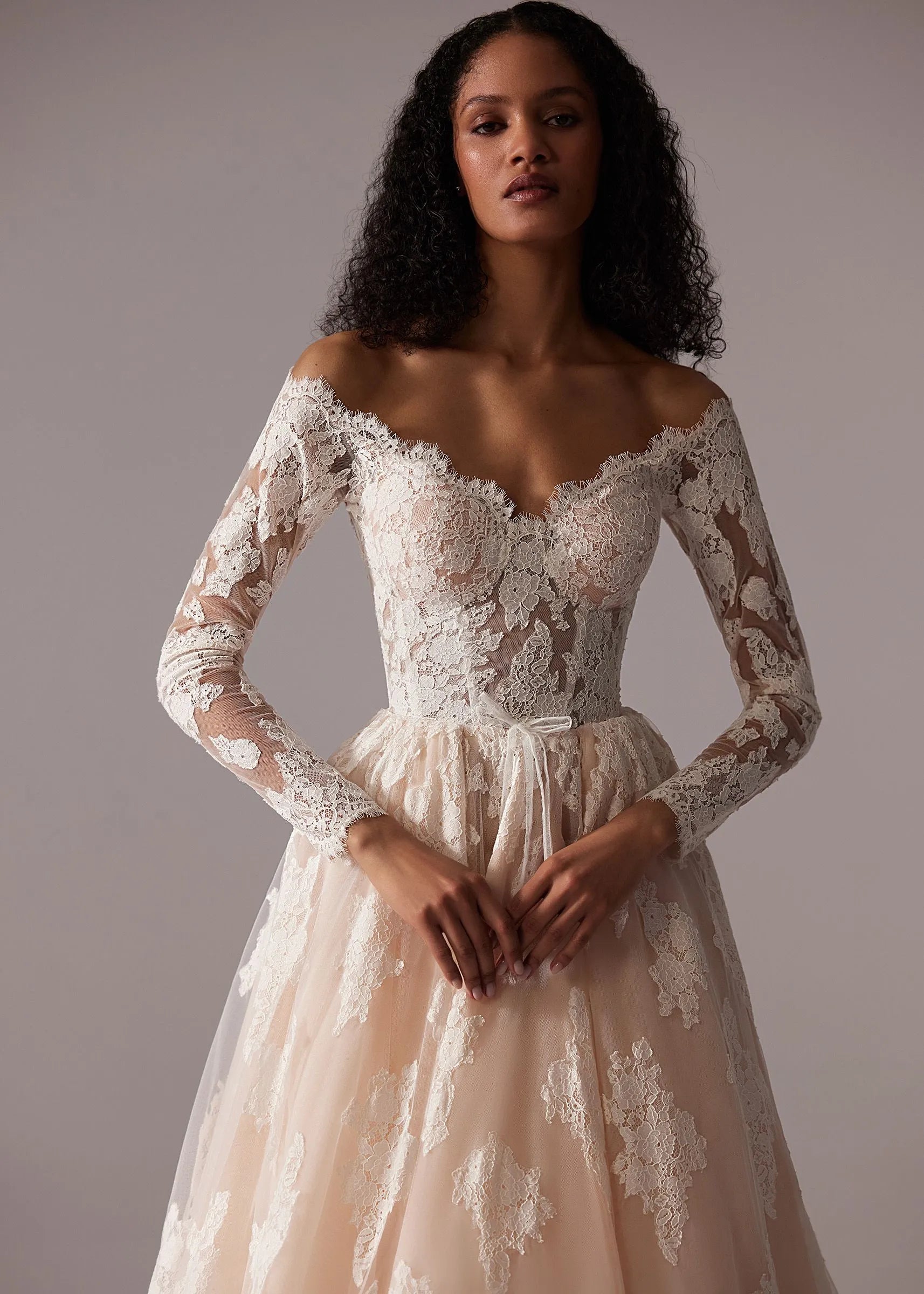 romantic long sleeve a line wedding dress gorgeous appliques sweep train lace princess bridal gown