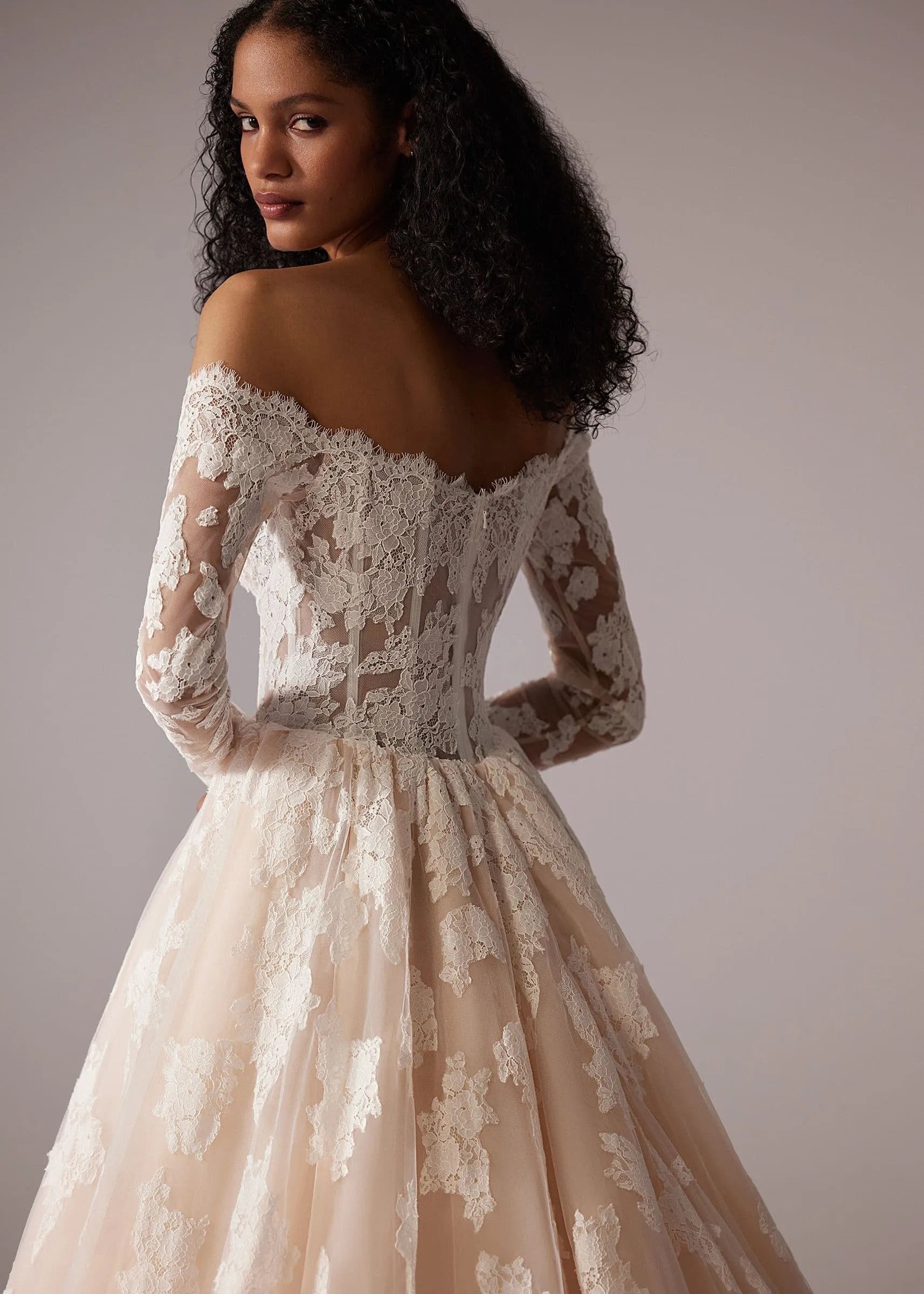romantic long sleeve a line wedding dress gorgeous appliques sweep train lace princess bridal gown