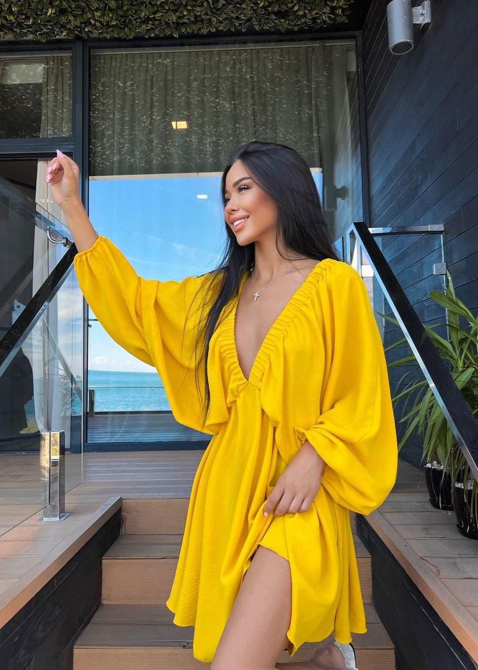 Elegant V Neck Lantern Sleeve Dress