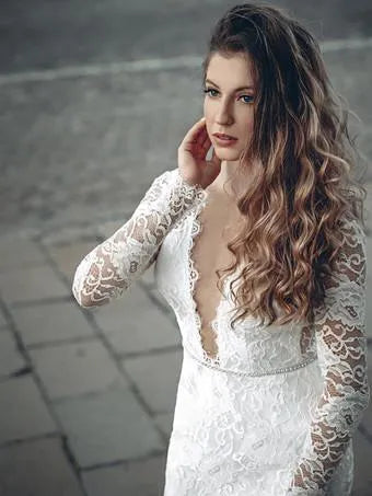 V-Neck Long Sleeves Wedding Dress Satin Bow Satin Court Train Sleeves Bridal Gowns Modern Princess White Vestido De Novia Mermaid