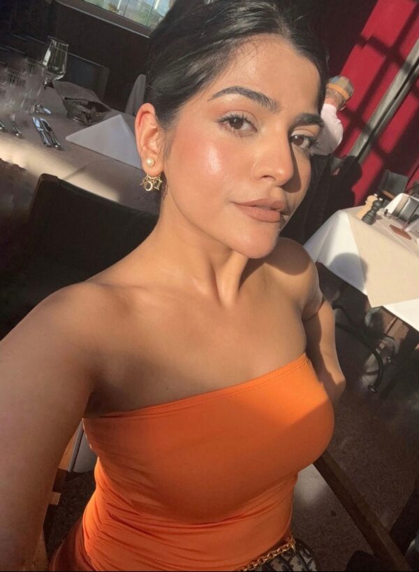 Kritika Khurana X Miakee ��� Aliza