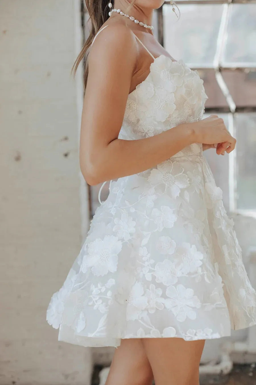 3D White Petals Bridal Gown Vestido De Novia Train Simple Dress Wedding Dress Satin Bow Court