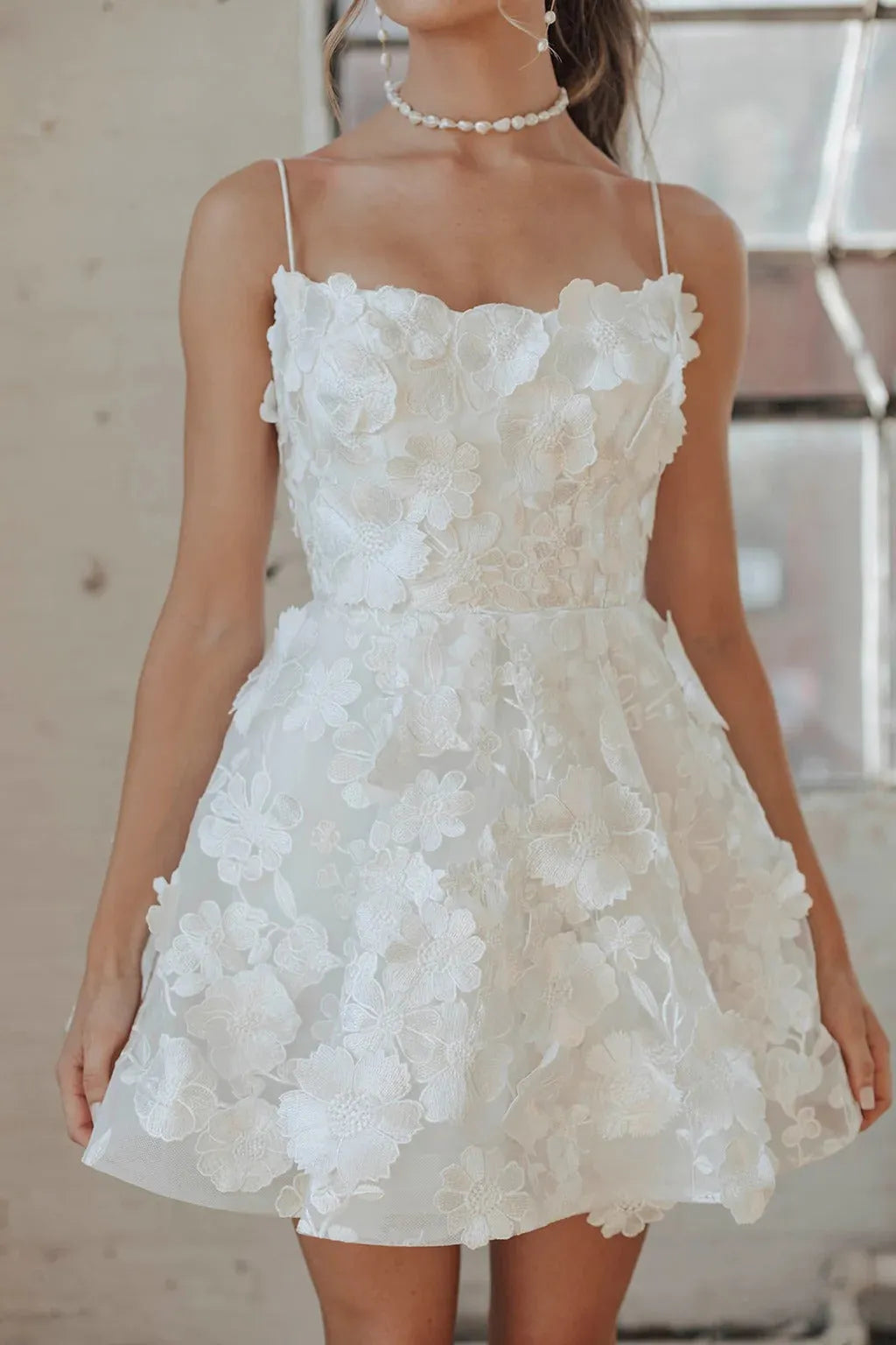 3D White Petals Bridal Gown Vestido De Novia Train Simple Dress Wedding Dress Satin Bow Court