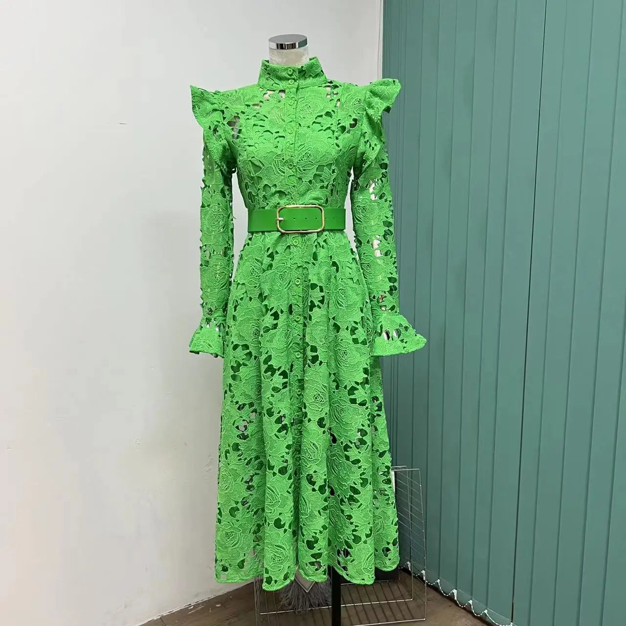 French Temperament WaterSoluble SingleBreasted Lace Dress