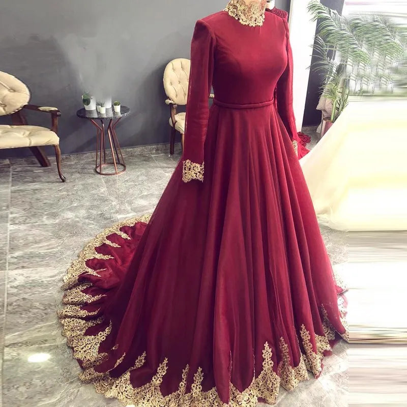 Customized Long Sleeves Burgundy Muslim Wedding Dresses High Neck Applique Arabic Bridal Gowns Vestidos de novia Robe De Mariee black