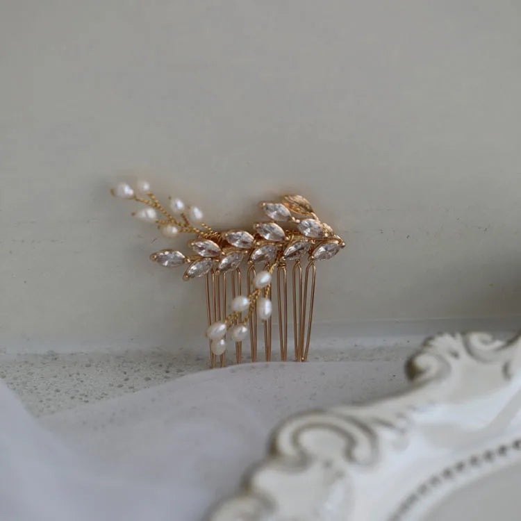 Bridal Jewelry Leaf Hair Comb Pin Clip Pearl Zirconia Head Pieces For Brides Bridesmaids Hairpins Headdress Wedding Accessories a1