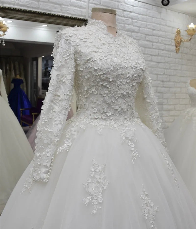 Customized Muslim Wedding Dresses Dubai High Neck 3D Flowers Pearls Long Sleeves Bridal Dress Robe de Mariage Vestido De Noiva