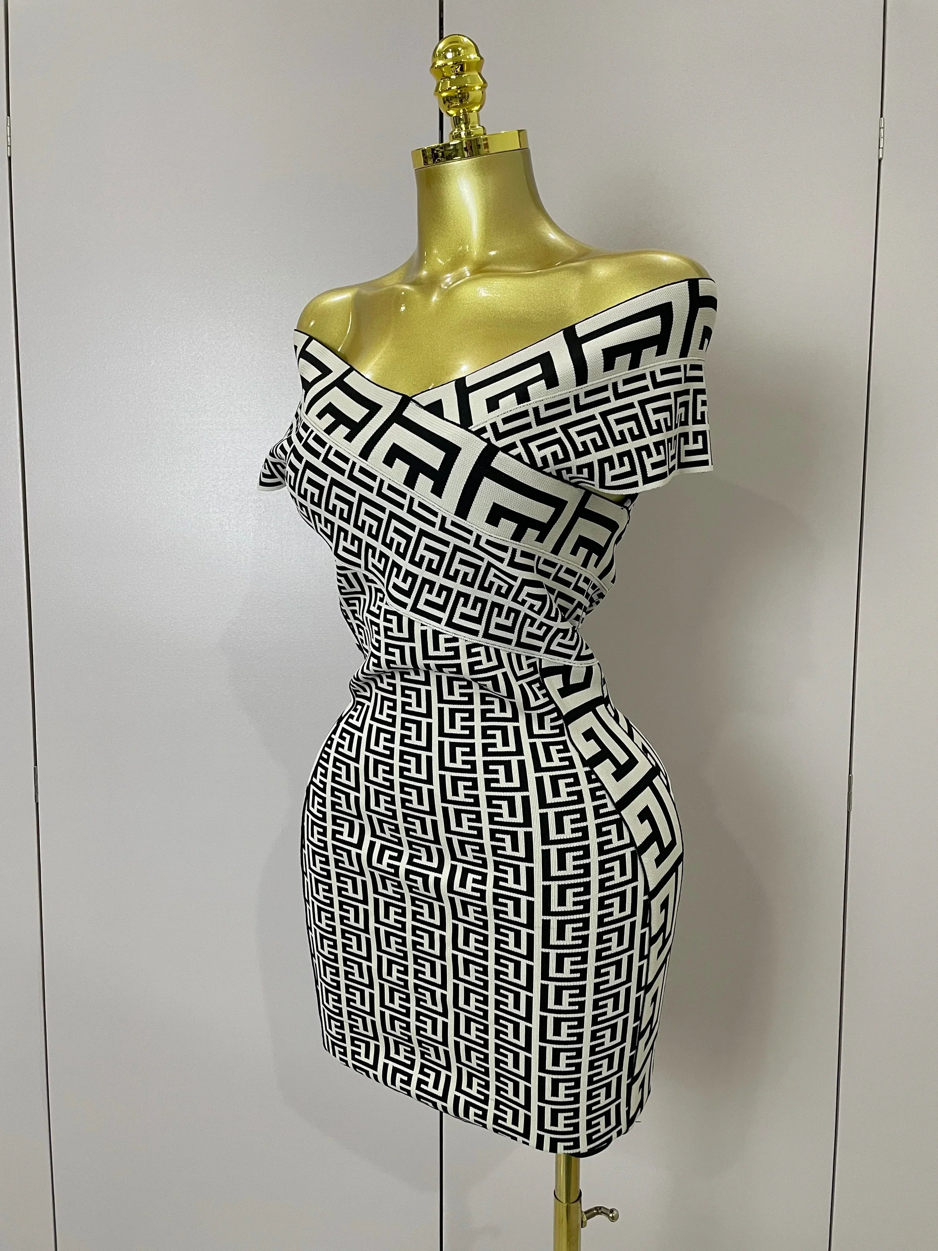 Women Sexy Jacquard Slash Neck Off Shoulder Bodycon Mini Bandage Dress Elegant Evening Birthday Party Dress