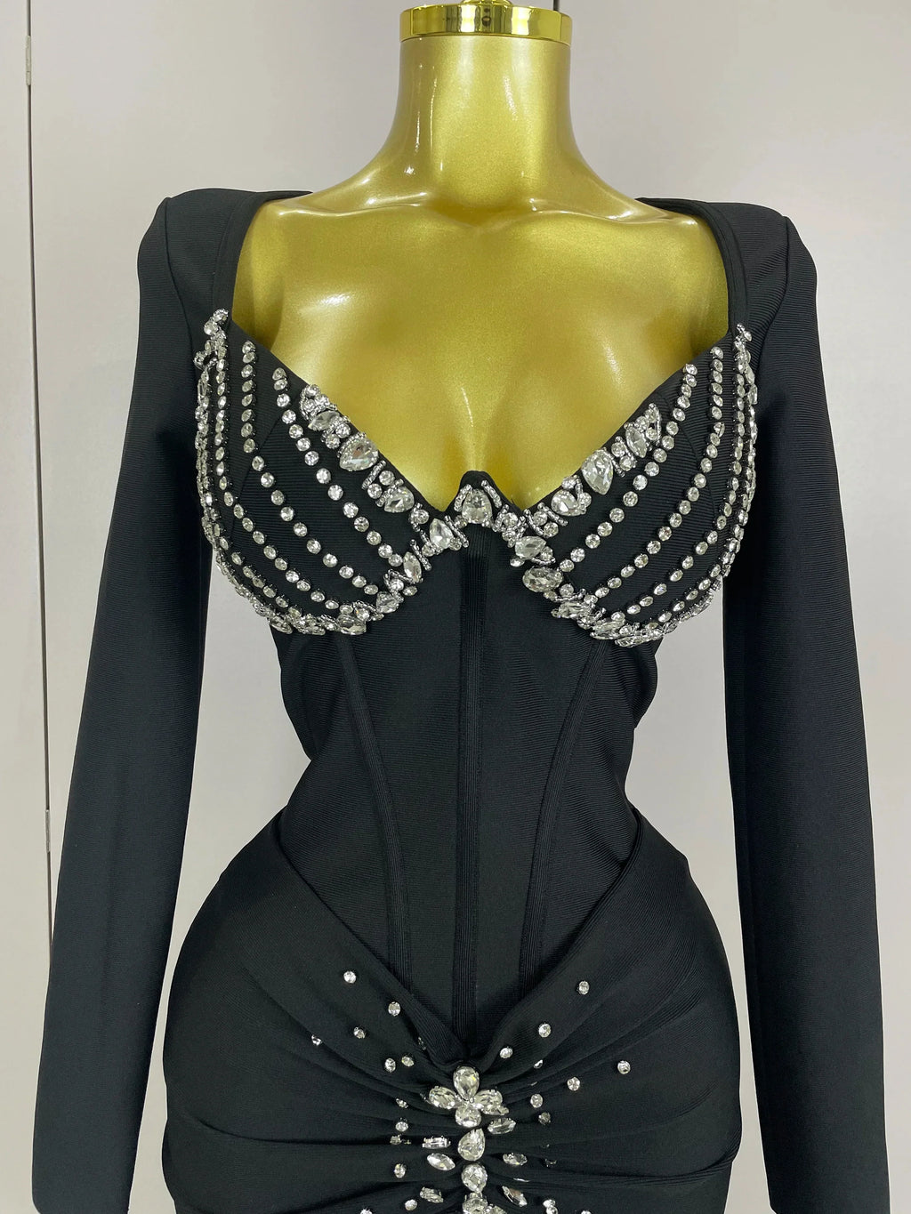 Sexy Luxury Sparkly Beading Bandage Long Sleeve Bodycon Dress    Women Celebrity Party Elegant Evening Club Pary Dresses