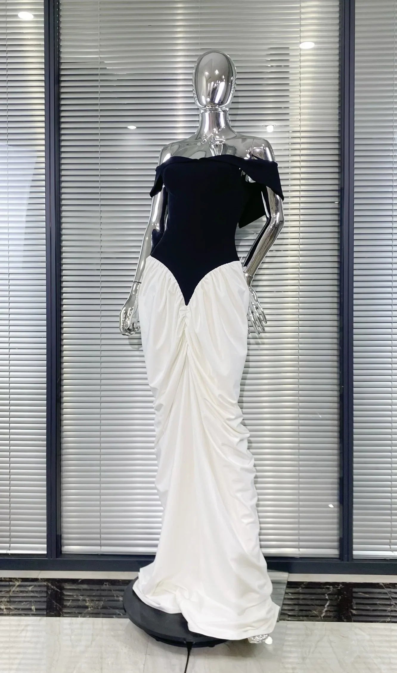 Women Sexy Slash Neck Off the Shoulder Laced-up Bodycon Floor-length Dress Evening Party Celebrate Cocktail Outfit