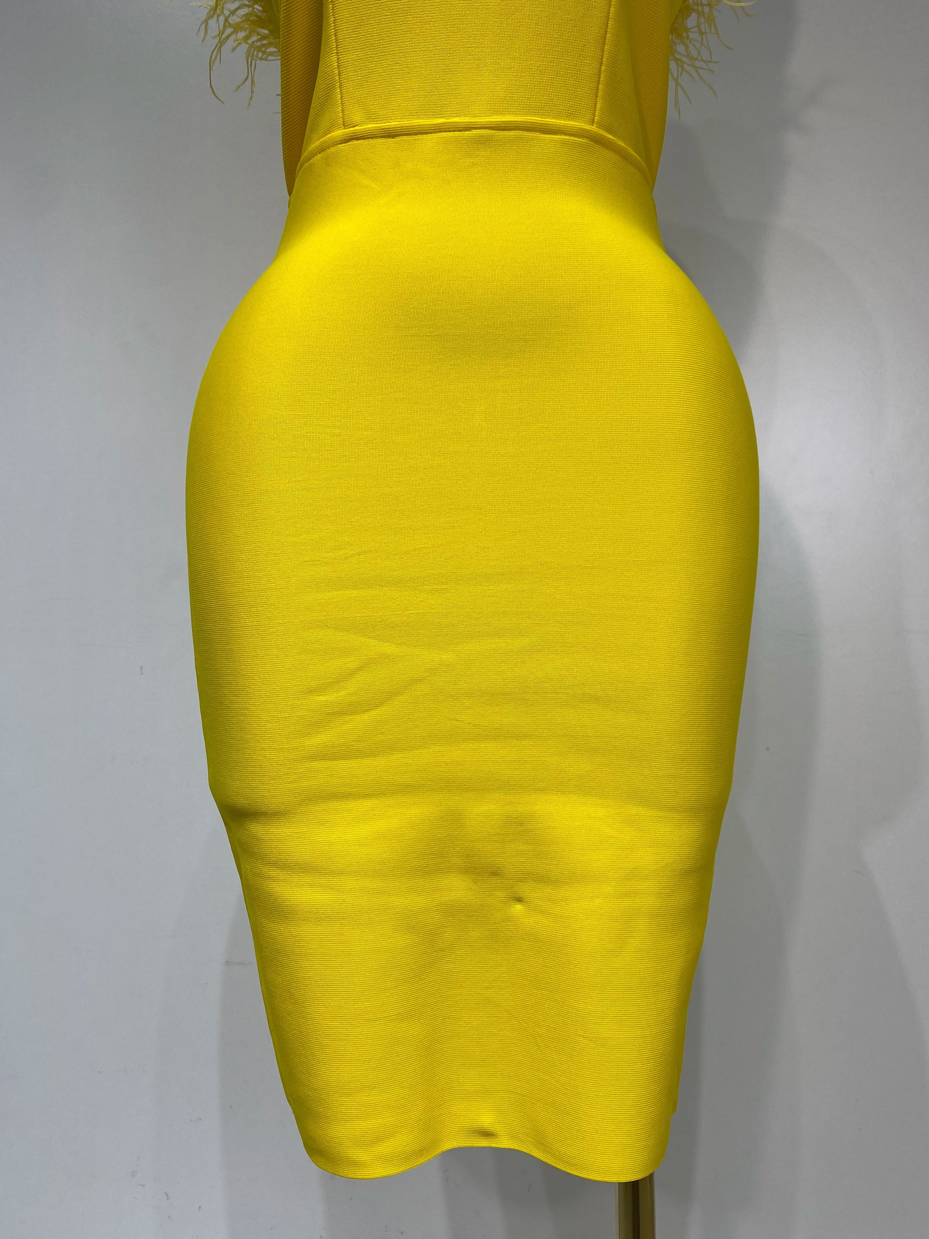 Women Sexy Backless Yellow Bodycon Bandage Dress Strapless Celebirty Elegant Feather Dresses Luxury Birthday Club Party Outfit