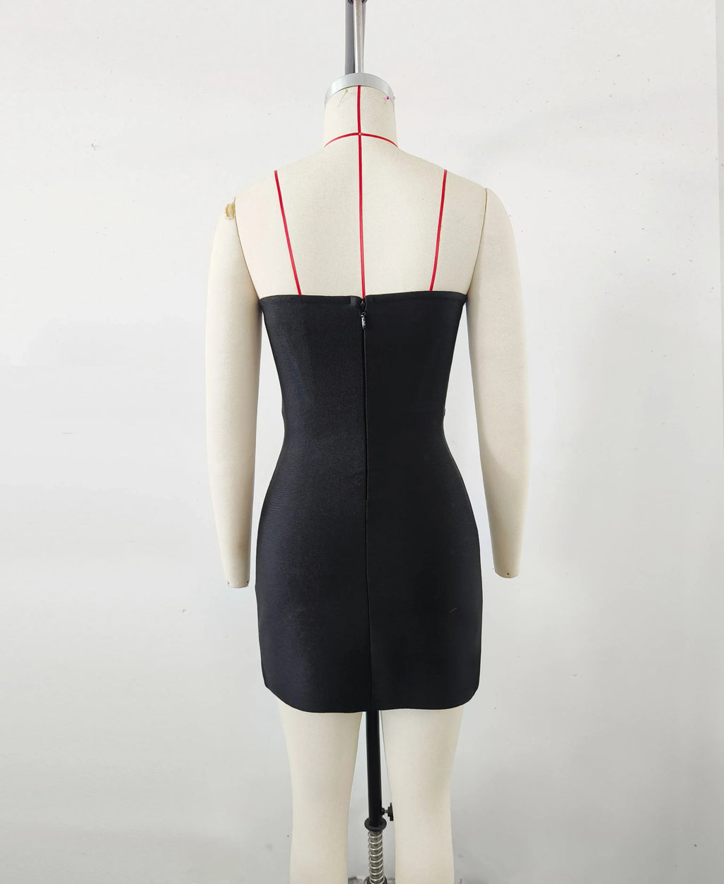 Black Color Women Sexy Strapless Shinning Rhinestones Bodycon Mini Bandage Dress Nightclub Party Celebrate Fashion Outfit