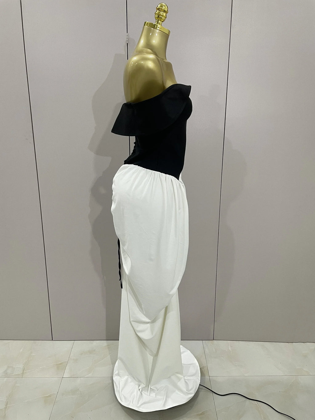 Sexy V Neck off-The-Shoulder Black And White Splicing Mermaid Floor-length dress  Women Formal Evening Birthday Party Dress