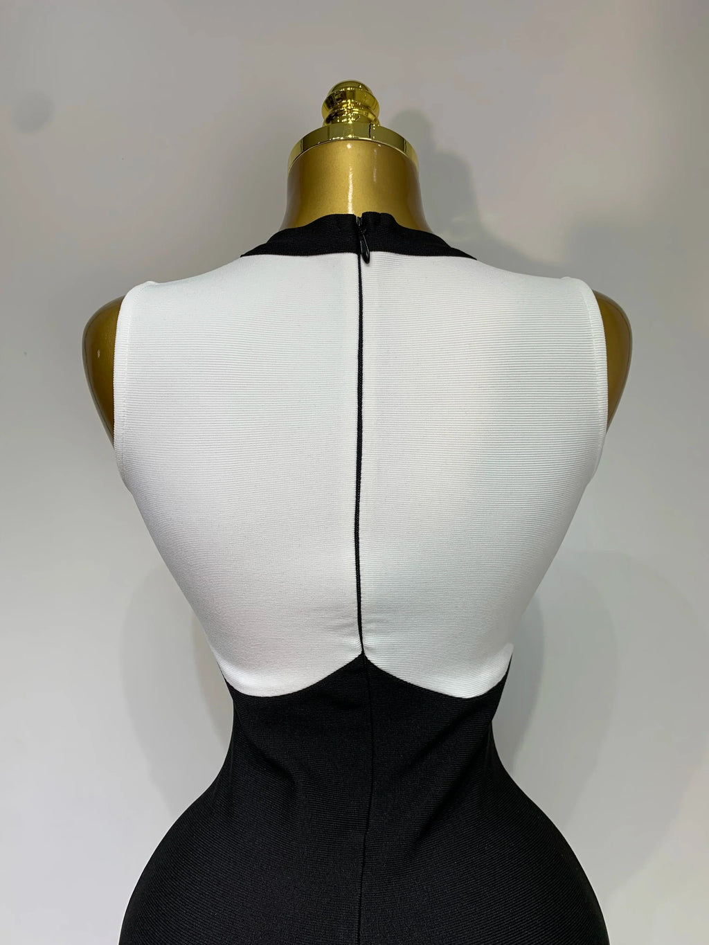 Fashionable Women Bandage Golden Buttons White Black Patchwork Sleeveless Bodycon Elegant Party Dresses