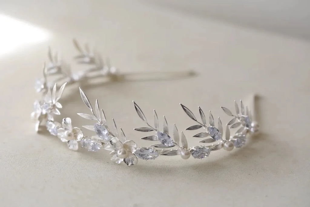 Bridal Hair Jewelry Pearl Crystal Tiara Headband Leaf Flower Headpiece For Brides Silver Color Headdress Wedding Accessories