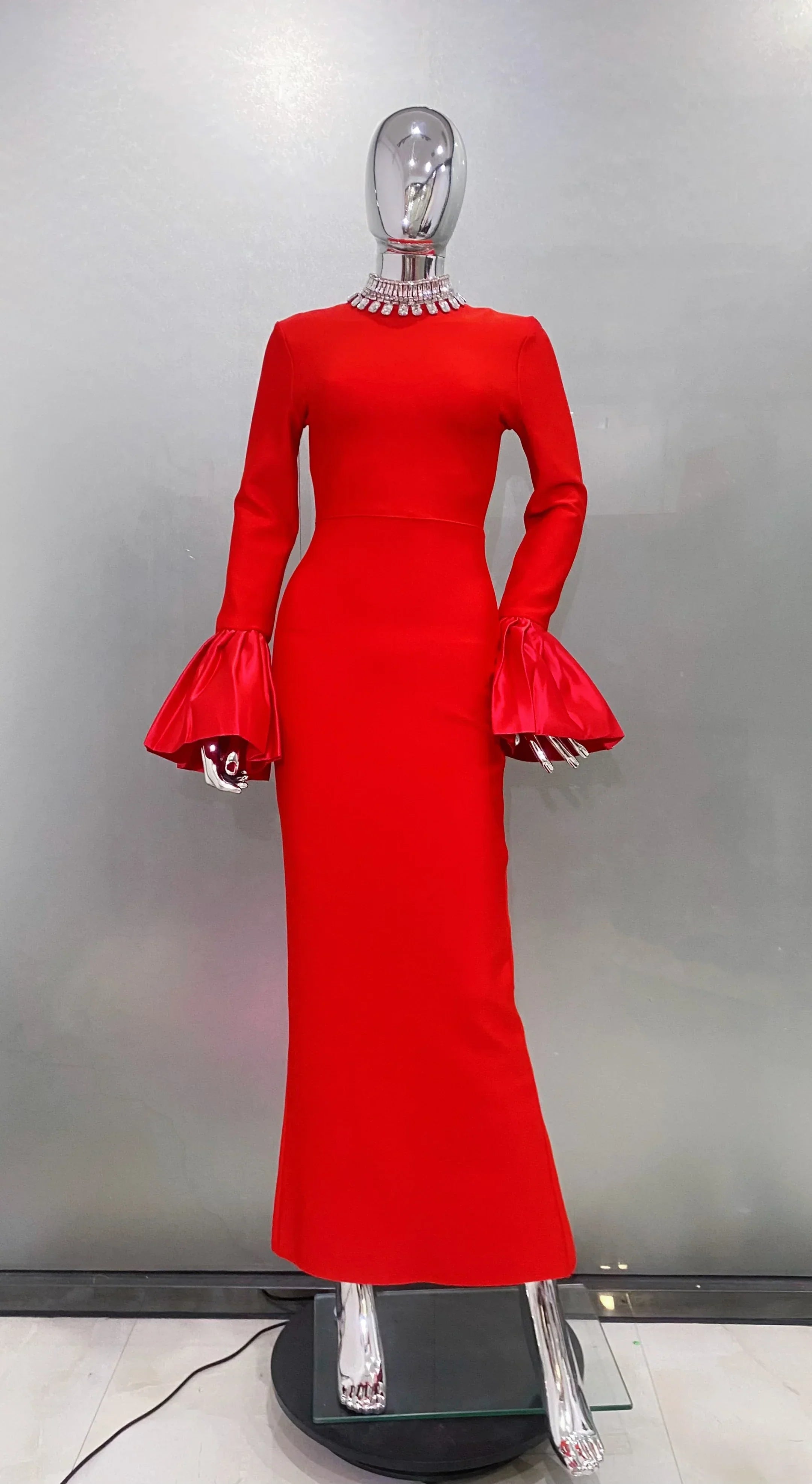 Shining Diamonds Neck Flare Sleeve Black Long Bandage Dress Elegant Woman Evening Party Dress Cocktail Party Outfit Red