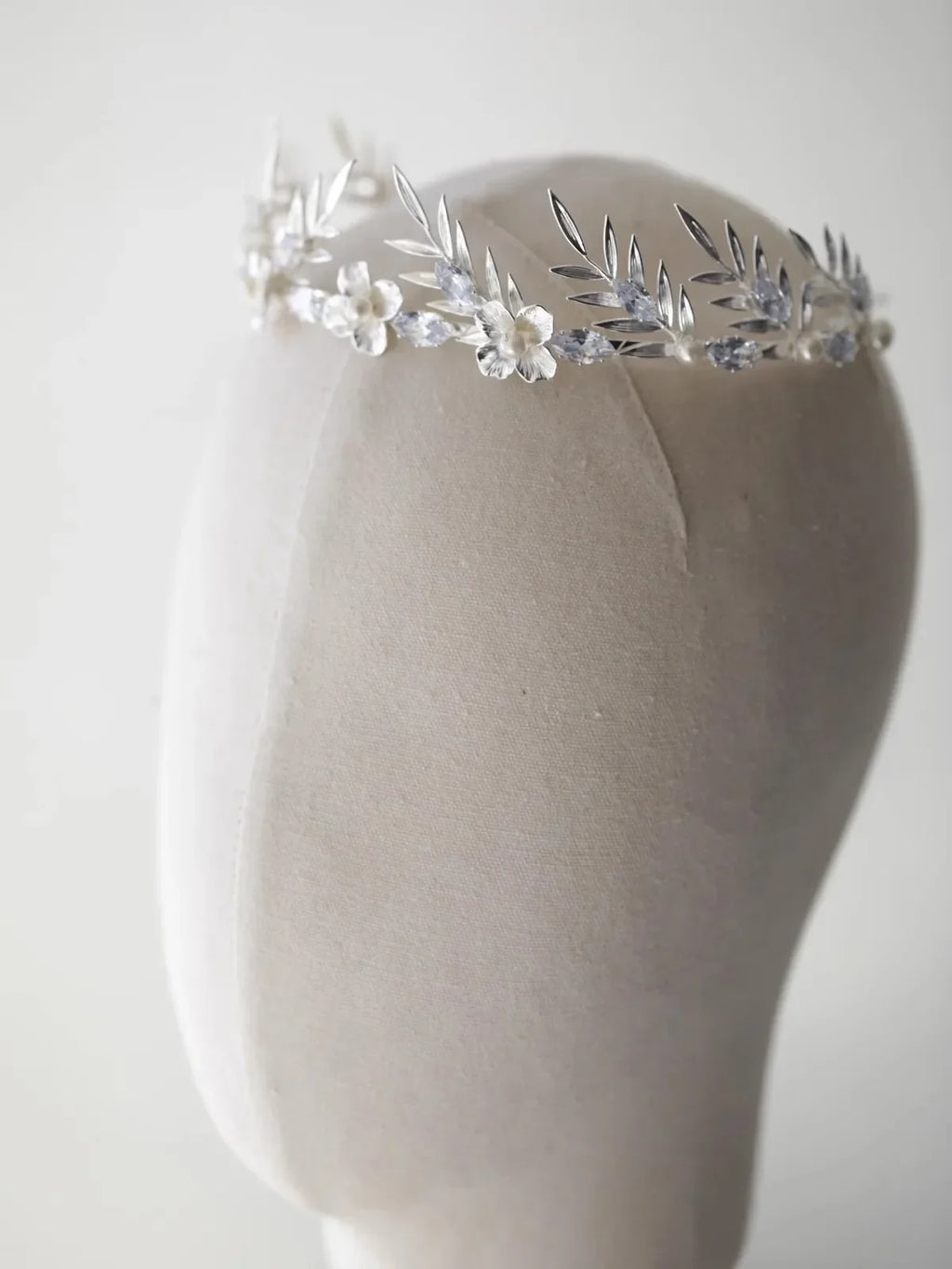 Bridal Hair Jewelry Pearl Crystal Tiara Headband Leaf Flower Headpiece For Brides Silver Color Headdress Wedding Accessories