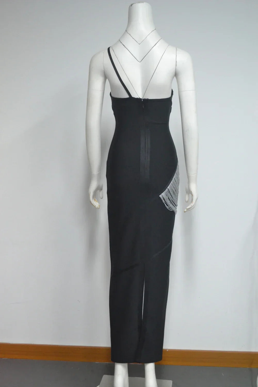 Arrival Women Sexy Halter Off the Shoulder Silver Tassels Bodycon Long Bandage Dress Evening Party Celebrate Cocktail Wear