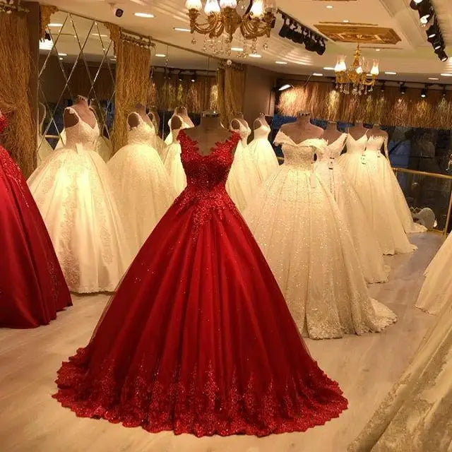 Customized Red V-neck Prom Dresses Sleeveless Lace Appliques Beaded Tulle Evening Dresses New Vestidos De Formal Party Gowns same picture color