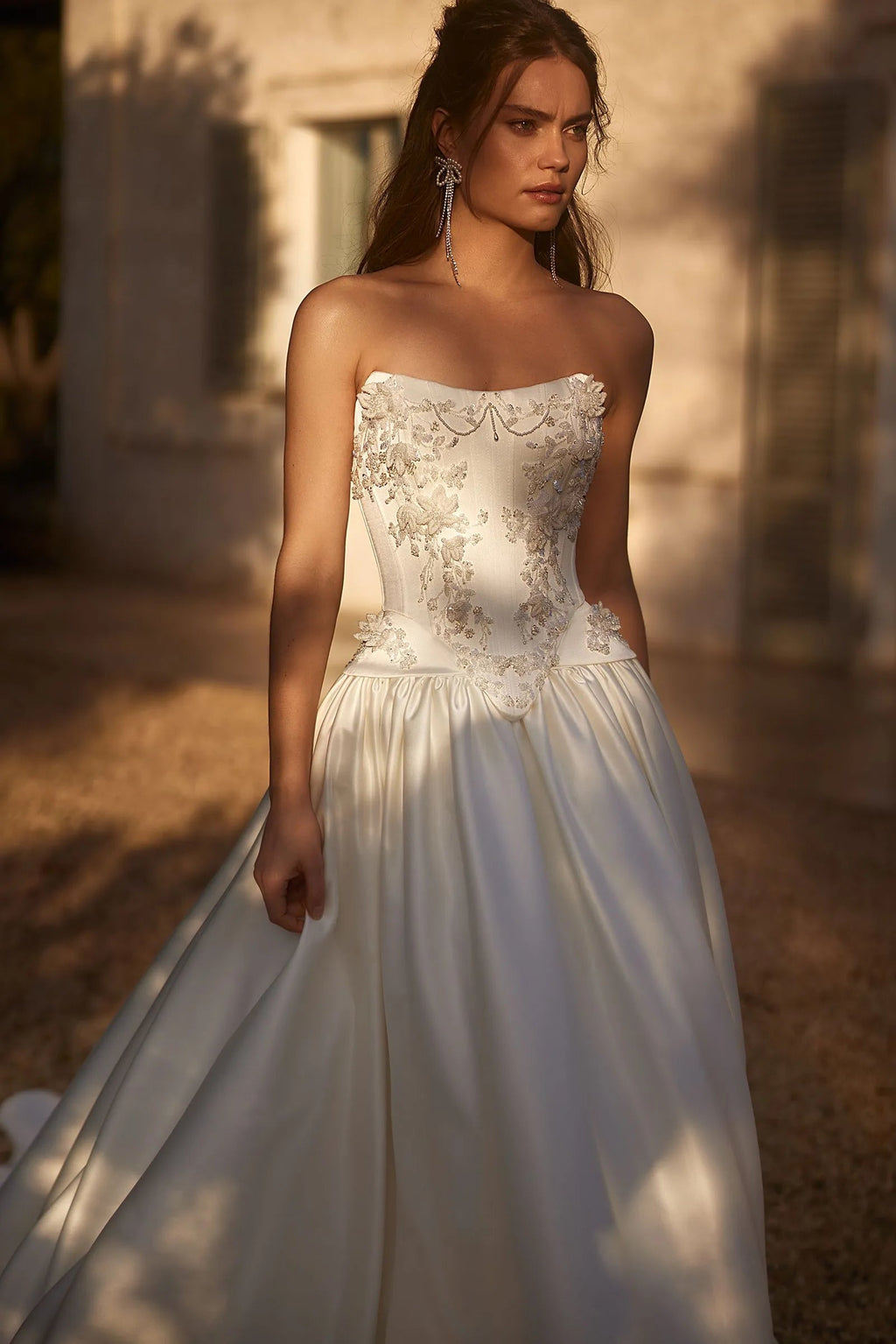 Graceful Strapless With Corset Bride Robe Shiny Sequins Beads Wedding Dress Bridal Gown