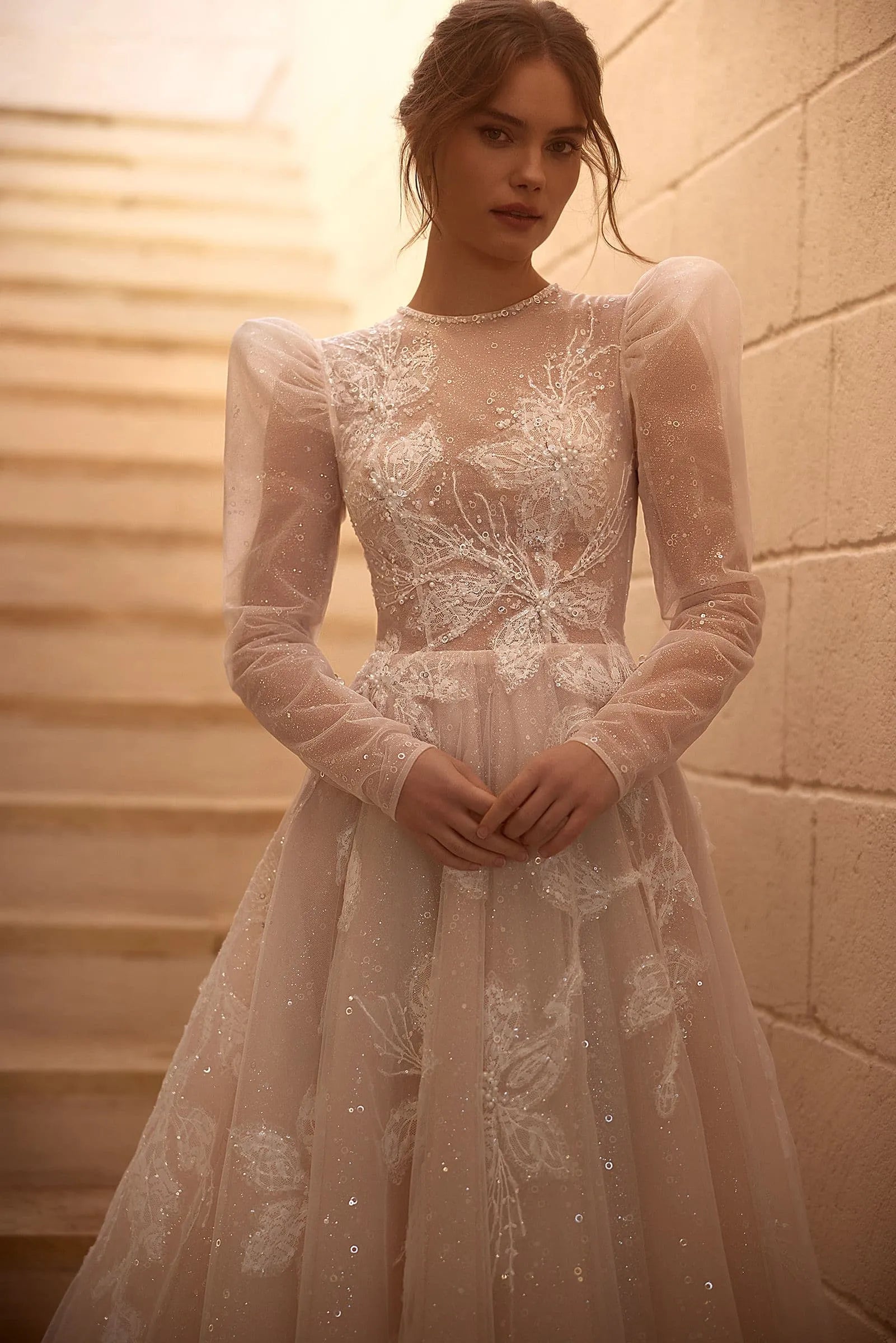 Romantic Puff Sleeve Wedding Dress Classic Lace Appliques Bride Robe Shiny Charming A-line Bridal Gown