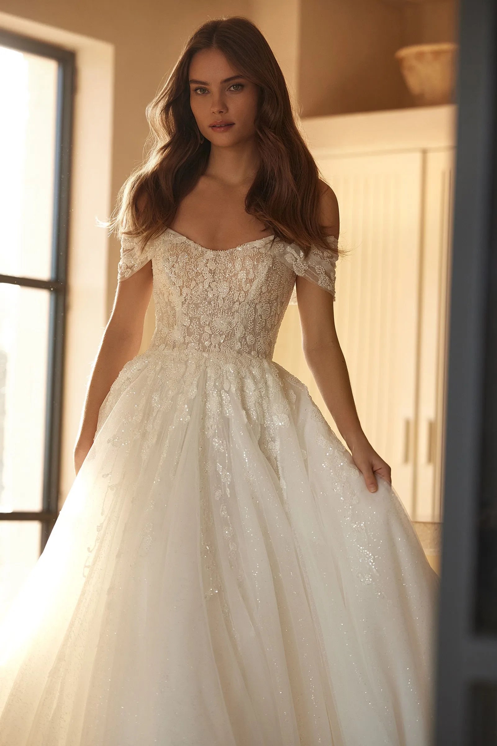 Romantic Sequin Ball Gown Wedding Dress for Women Off the Shoulder StrapLess Lace Appliques Vestidos De Novia