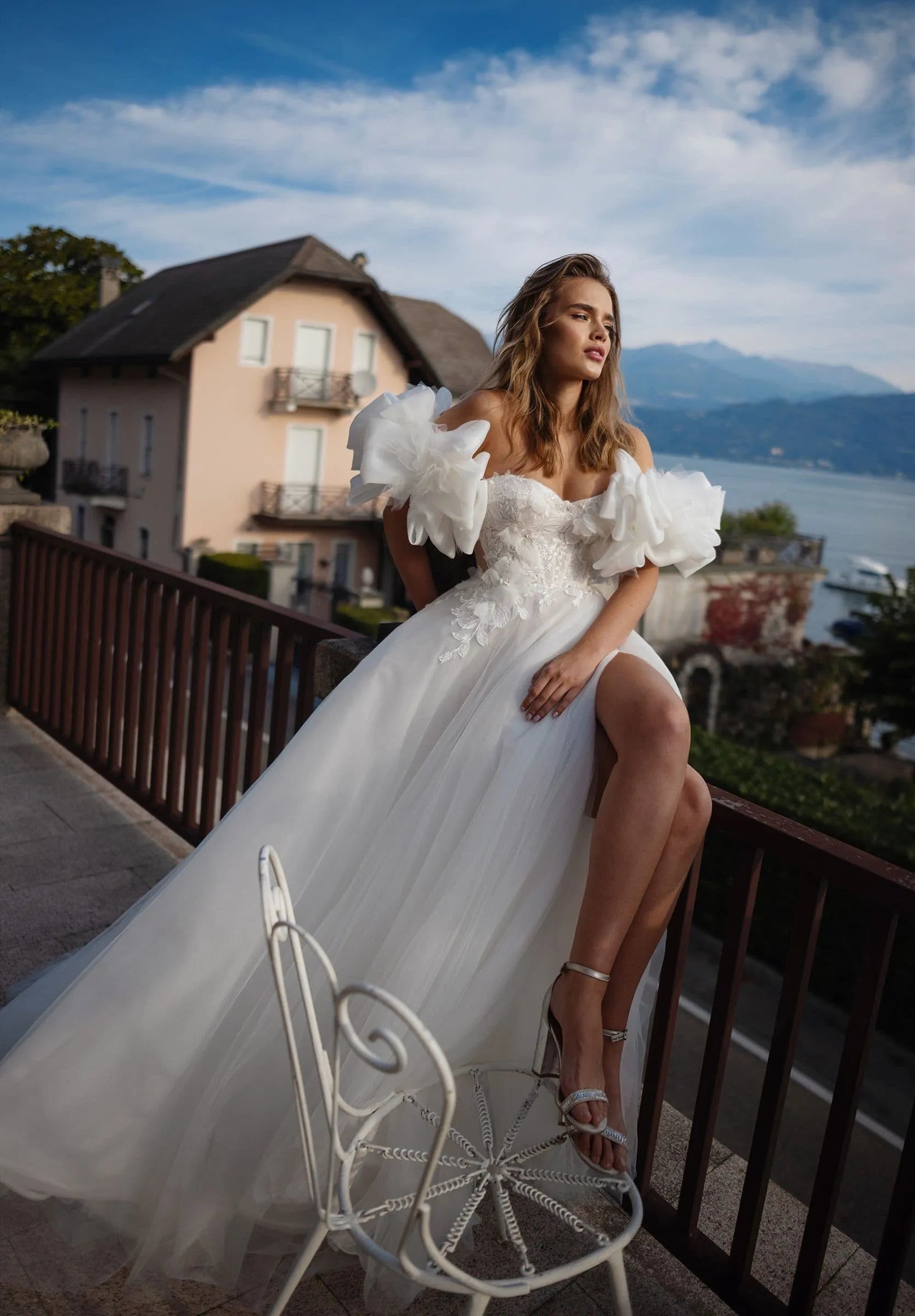Modern Split A Line Wedding Dresses Off Shoulder Applique Tulle Sweetheart Bride Dress Illusion Bridal Gown