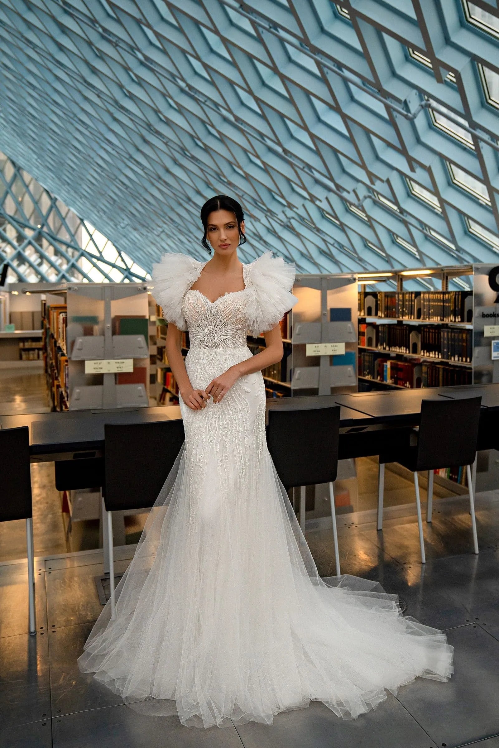 Lace Illusion Bride Dress Spaghetti Straps Long Train Women Wedding Dresses Customized Detachable Sleeves Luxury Bridal