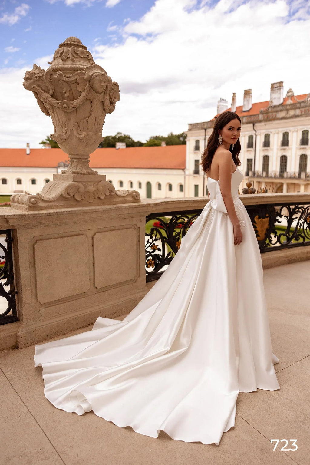 Sexy Satin Wedding Dress For Women Sweep Train Elegant Sweetheart Backless Bride Gowns