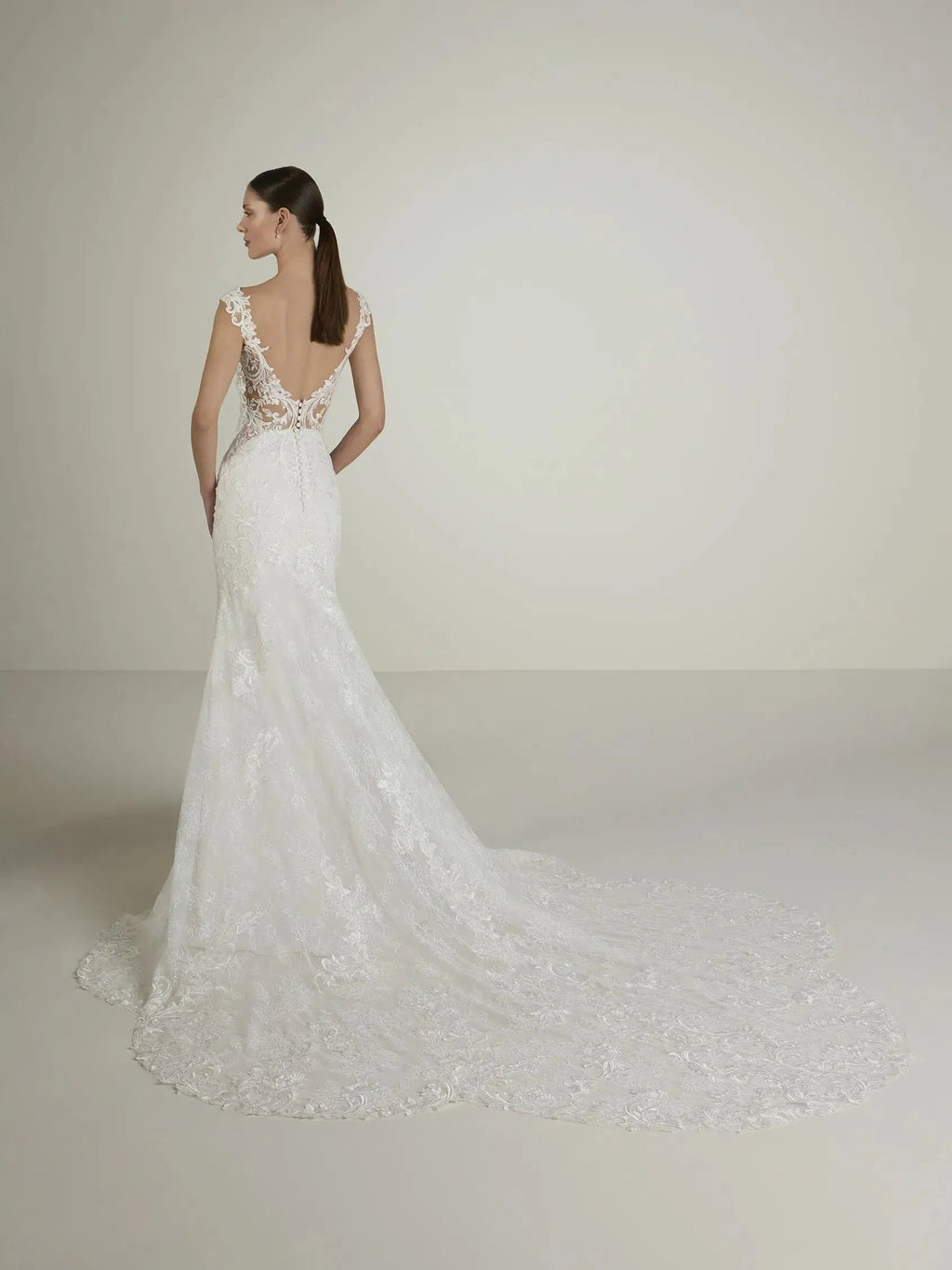 Mermaid Wedding Dress with V Neck with Cap Sleeves in Crepe Vestido De Novia Bow Satin Court Train Sleeves Bridal Gowns White Mermaid Satin Modern Princess