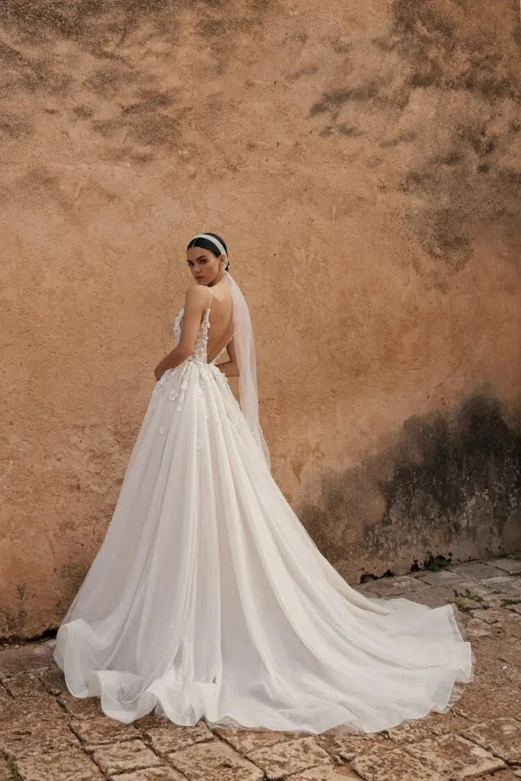 Spaghetti Straps Vestidos De Novia Sexy Deep V Neck Open Back A Line Lace Wedding Dresses Appliques Vestido De Noiva