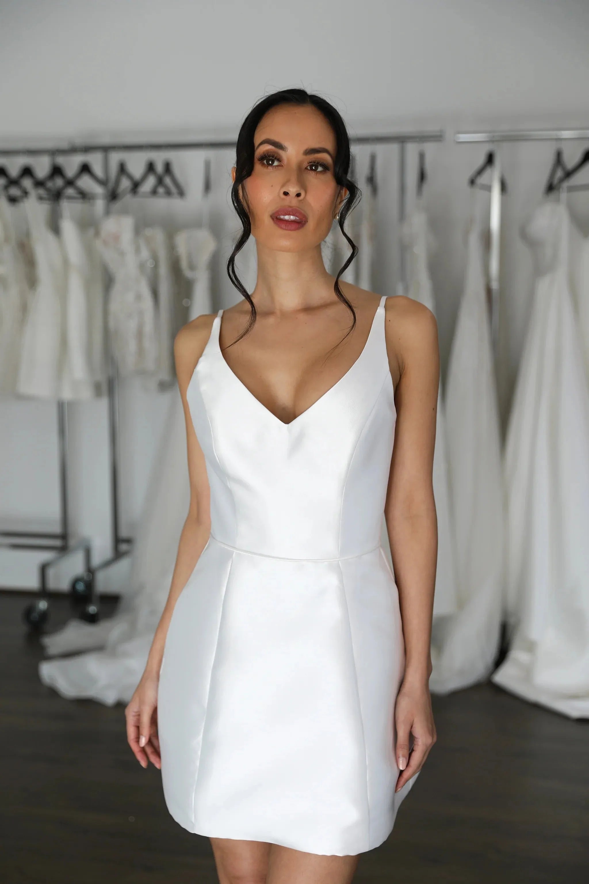 V-Style Neckline Wedding Dress Vestido De Novia Satin Bridal Gown Simple Skirt Bow Court Train Dress