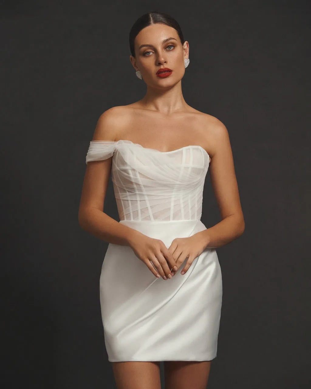 Open Strapless Bodice Embellished with a Delicate Mesh Drape Wedding Dress Vestido De Novia Bow Bridal Gown Skirt Dress Court Train Dress Satin