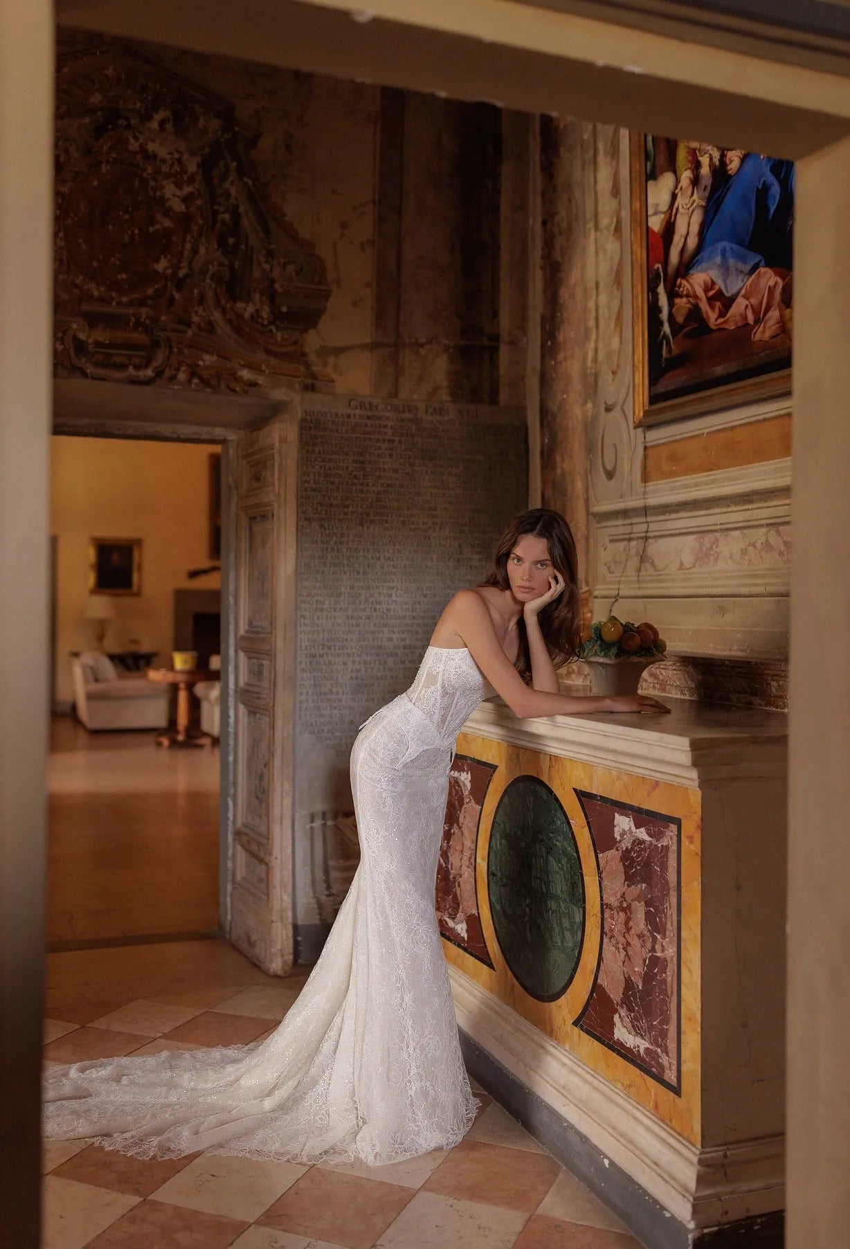 Meticulous craftsmanship: smooth pointed neckline strapless corset top with smooth skirt adorning the waist and hips, the dress features mildly shining embroideries all over.